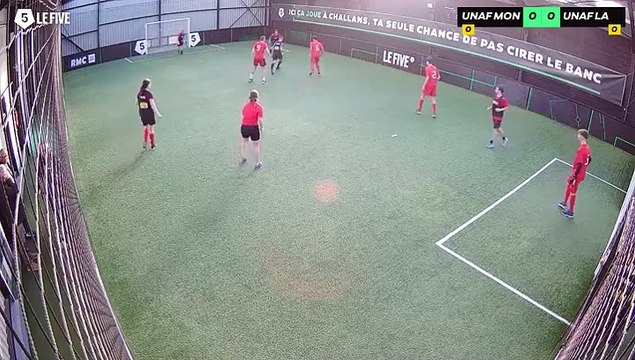 UNAF MONTAIGU LES HERBIERS - UNAF LA ROCHE 11/01 à 15:48 - Football Terrain 1 (LeFive Challans)