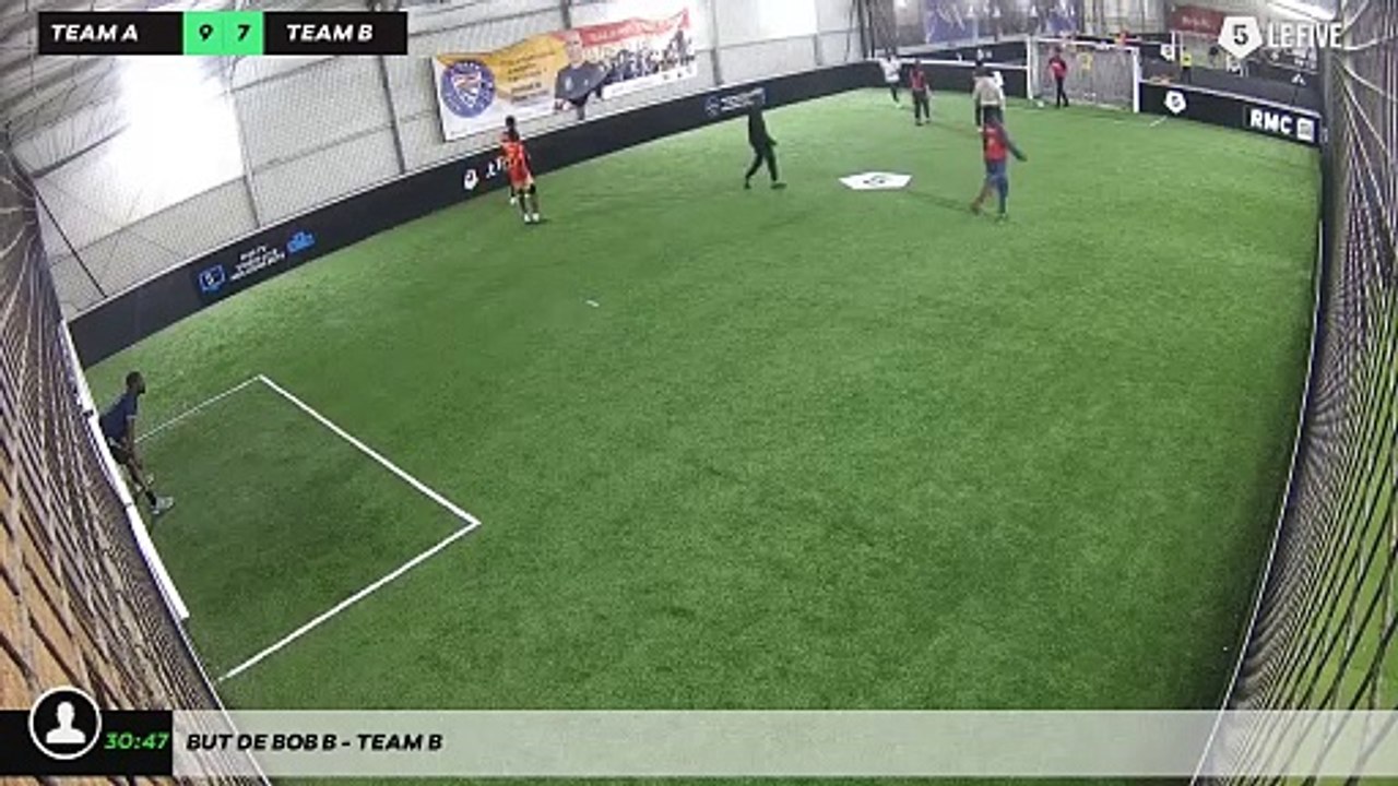 But de Bob B - Team B