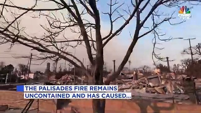 California Wildfires: Fire Engines Evacuate & Helicopters Waterbomb The Raging Fire | US News | N18G