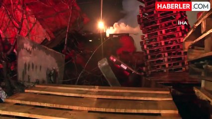 Tuzla'da Palet İmalathanesinde Yangın Çıktı