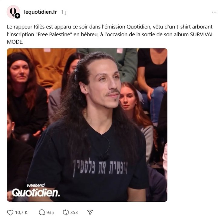 Le rappeur Rilès est apparu dans l’émission Quotidien, vêtu d’un t-shirt arborant l’inscription "Free Palestine" en hébreu, à l’occasion de la sortie de son album SURVIVAL MODE.