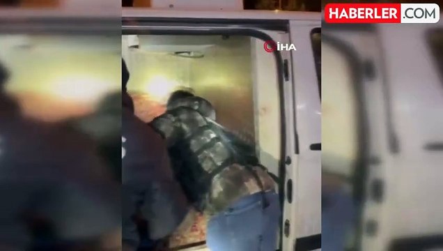 Adana'da Sakatat Arasında 44 Kilogram Esrar Ele Geçirildi