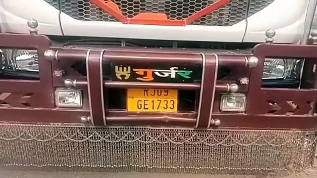 धनबाद में सड़क हादसे में बाइक सवार की मौत,आक्रोशित लोगों ने किया सड़क जाम