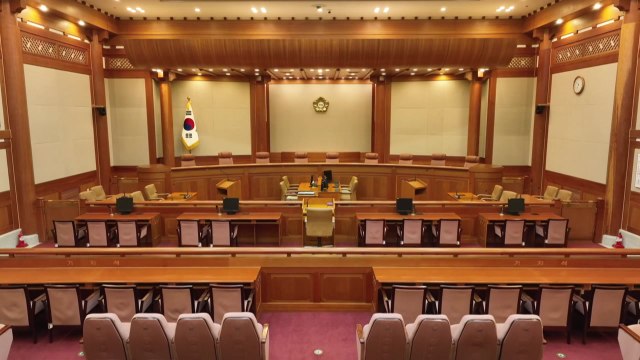 윤 대통령, 14일 탄핵심판 첫 변론 불출석... 신변안전 우려 / YTN