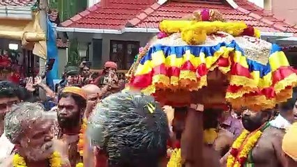 തിരുവാഭരണ ഘൊഷയാത്രക്ക് ഭക്തിനിർഭരമായ തുടക്കം: