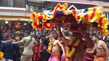 തിരുവാഭരണ ഘൊഷയാത്രക്ക് ഭക്തിനിർഭരമായ തുടക്കം: