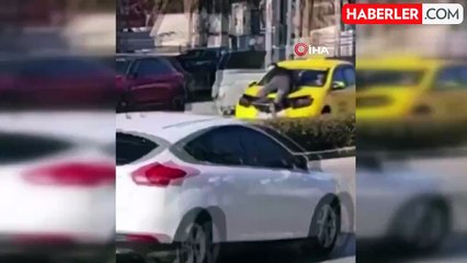 Gaziantep'te Taksinin Üzerine Çıkan Yolcu İle Taksici Arasında Olaylı Anlar