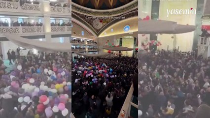 Denizli Ahmet Hulus Efendi Camii'nde balon dağıtılan çocukların mutluluğu kameralara yansıdı