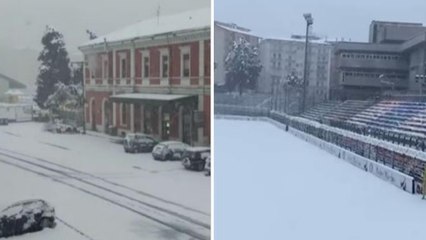 Potenza sotto un'intensa nevicata: dalla stazione allo stadio, è tutto bianco