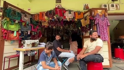 Gujarat Fake IT officer team caught went for Raid