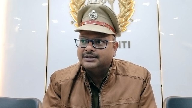 ग्राम प्रधान के जेल जाने के बाद एफआईआर नही करने की गुहार लगाने थाना पहुंचे मुखिया और ग्राम प्रधान, सख्त लहजे में पुलिस ने खुद से अफीम नष्ट करने का दिया सलाह