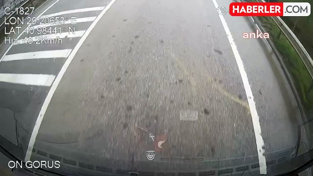 Sancaktepe'de İETT Otobüsüne Çarpan Araç Kazası: 1 Ölü, 4 Yaralı