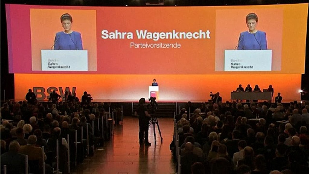 Wagenknecht kritisiert Sanktionen gegen Russland - und lästert über Baerbock