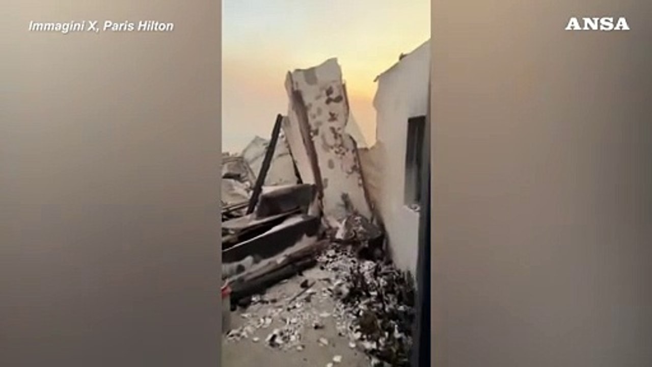 California in fiamme, Paris Hilton mostra la sua casa distrutta