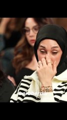 Acısını o tatlı tebessümün içerisinde gizlemek herkesin harcı değildir...