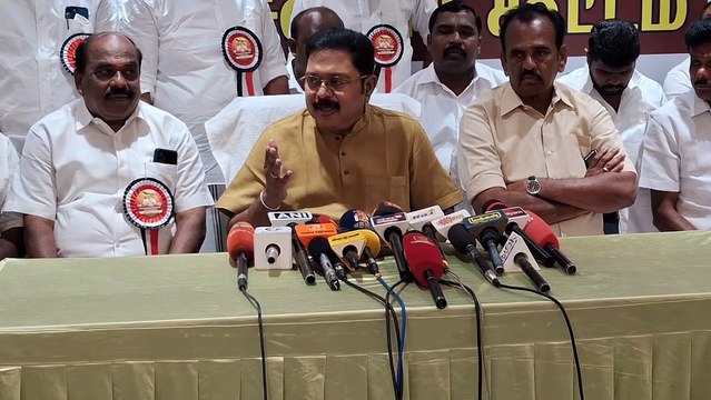 தமிழகத்தில் முதல்வர் குடும்பத்திற்கு தவிர பிற குடும்பத்தினருக்கு பாதுகாப்பு இல்லை படித்த இளைஞர்கள் தமிழகத்தில் கூலிப்படையினராக மாறி 5000 பத்தாயிரத்திற்கு கொலை கூட செய்யும் அவல நிலை நிலவி வருகிறது என ந