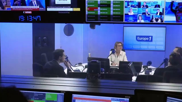 « La politique nous a volé notre père » confie Marine Le Pen au JDNews sur la mort de son père. « Je ne me le pardonnerais jamais » à la suite de son exclusion du parti.