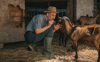 Filippo Timi nella prima clip dei nuovi "I delitti del BarLume 12", stasera in tv
