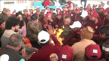 Hn_Ani2_Up_Prayagraj_Namami_Gange_Launches_Campaign_On_Youth_Day_With_Arti_Nd_Worship_02-25-43