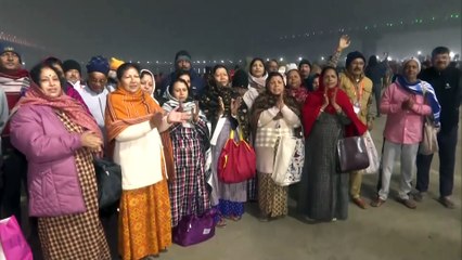 Hn_Ani_Up_Prayagraj_Devotees_Start_Arriving_At_Mahakumbh_2025_05-41-00