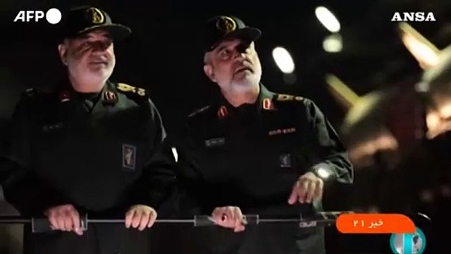 Iran, il capo delle guardie rivoluzionarie visita una base missilistica sotterranea