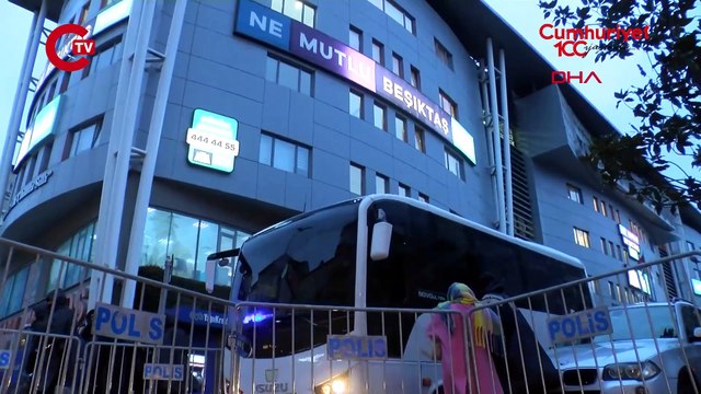 Başkan Rıza Akpolat gözaltında... Beşiktaş Belediyesi önünde polis yığını: Bariyer çekildi!