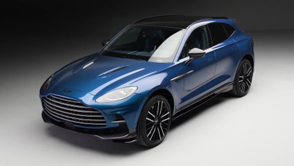 Aston Martin DBX707 Driving Video
