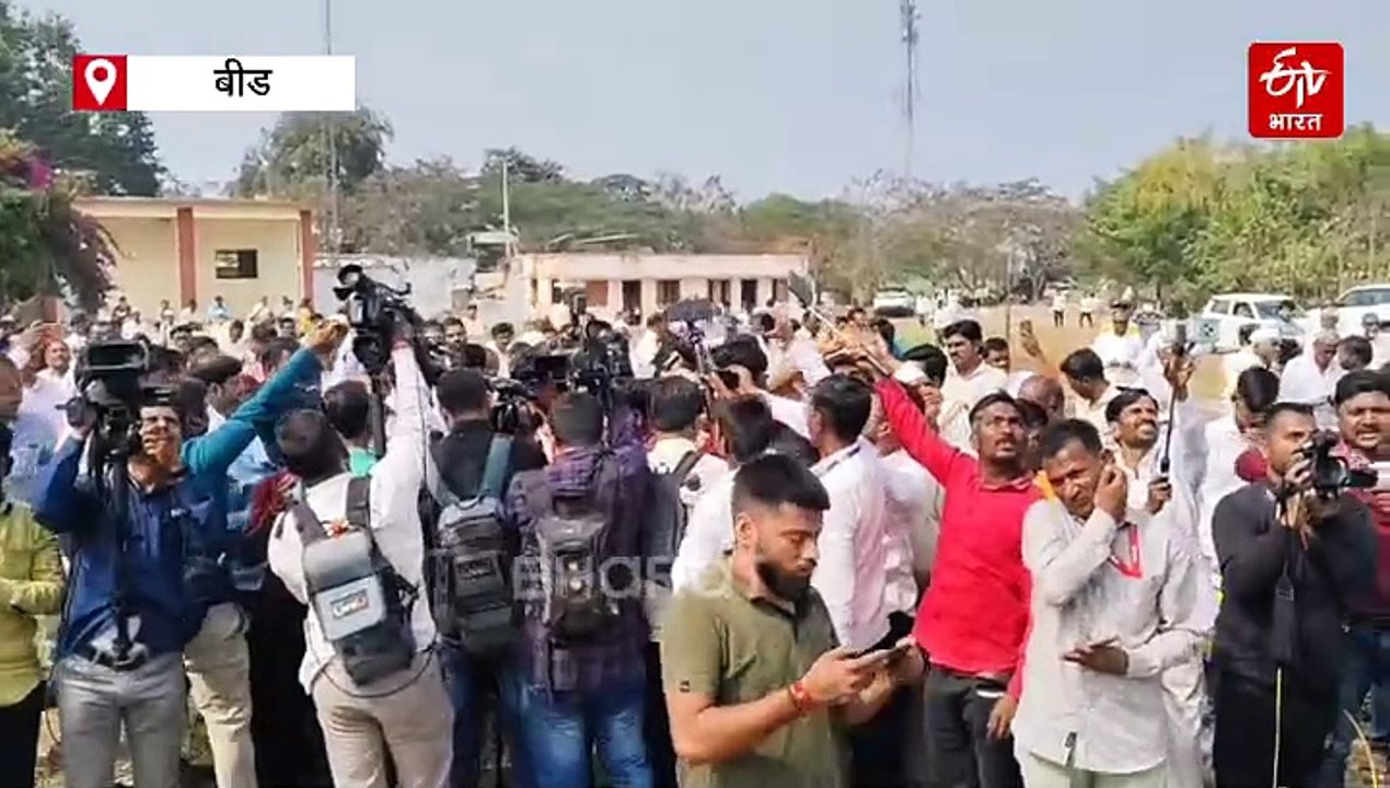 धनंजय देशमुख यांचं 'शोले स्टाईल' आंदोलन मागे, मस्साजोगमध्ये काय घडला 'हायव्होल्टेज ड्रामा'?