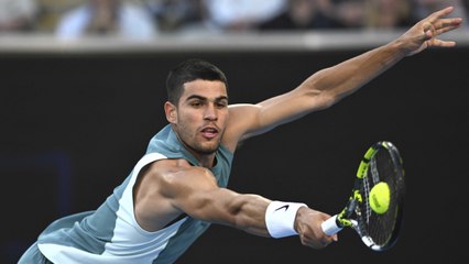 Alcaraz muestra sus nuevas armas en Australia