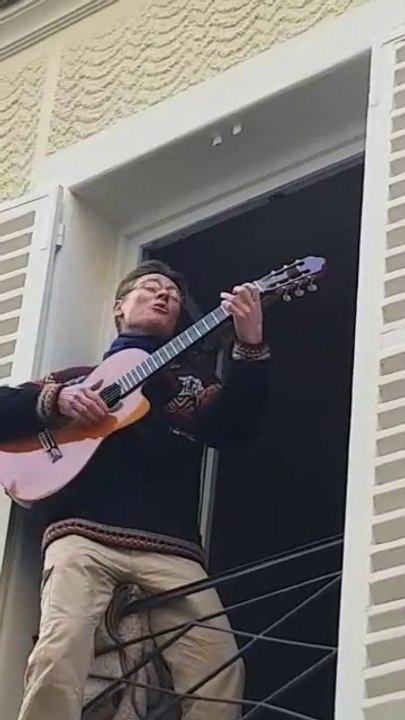 Ain't no sunshine Thom Wei