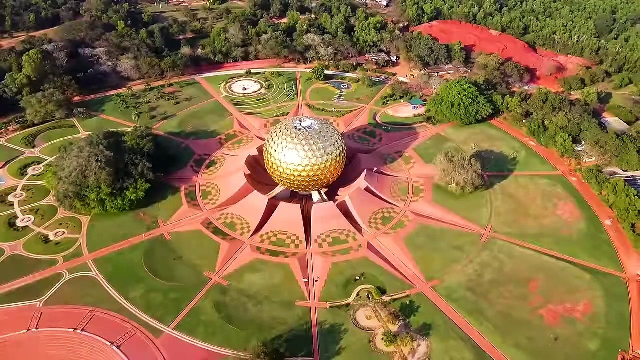 15 Experimental Cities in the Desert