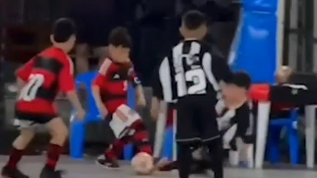 A 6 anni con la 10 del Corinthians e 300mila followers: è un fenomeno!