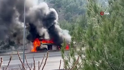 Yolcu otobüsü alev alev yandı