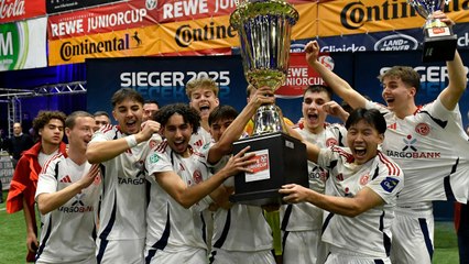 Trophäe für F95: Die Impressionen vom Finaltag des REWE Juniorcup 2025