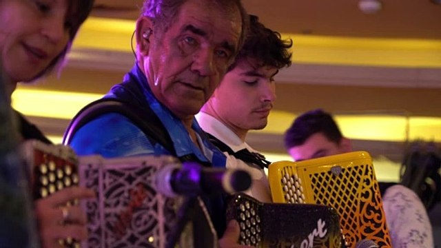 Le dimanche de la vie, sur la piste des bals populaires-ba