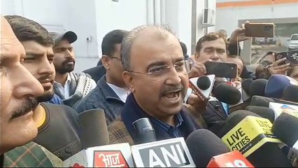 मंत्री मंगल पांडे का तेजस्वी पर पलटवार कहा आज उन्हे बेल नही मिला रहता  तो वो भी जेल में रहते  भ्रष्टाचार और घोटाले के आरोपी परिवार के लोग भी दूसरे पर इस तरह का टिप्पणी करता है ये आश्चर्य की बात