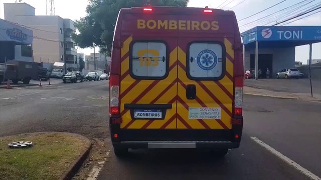 Bombeiros atendem vítima de acidente no Bairro Pacaembu