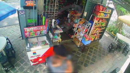 Câmeras flagraram roubo em banca de revistas no Rebouças