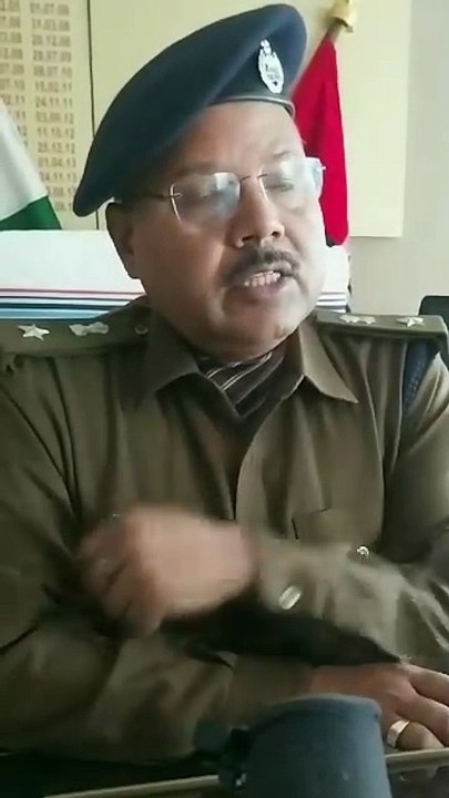 भारत नेपाल सीमा पर आर्मी ड्रैस पहन कर रहा नशीली पदार्थ (डोडा) का तस्करी एसएसबी ने किया गिरफ्तार,आर्मी का फर्जी आइडी कार्ड जब्त