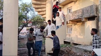 Walmik karad yanchyavar 302 dakhal kara