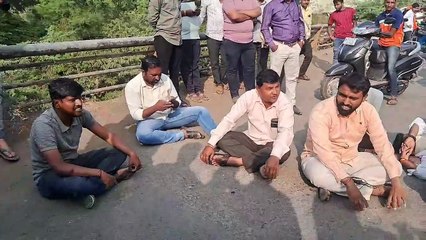 Walmik karad yanchyavar 302 dakhal kara