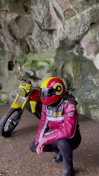 ➡️ Visite en moto de la Grande Cascade (Bois de Boulogne)  #lagrandecascade #boisdeboulogne #fantic