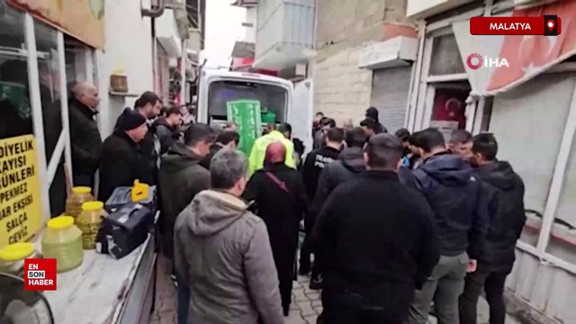 Malatya'da hamur makinesine takılan atkı sonu oldu