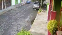 VIDEO: Momento exacto de una explosión en una vivienda que dejó 5 personas heridas