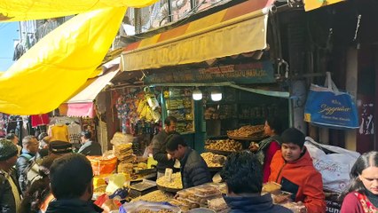 शिमला में लोहड़ी धूम, लोगों ने एक-दूसरे को बांटीं मूंगफली और रेवड़ियां, बाजारों में दिखी रौनक
