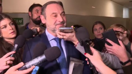 Ábalos dice que seguirá defendiéndose: "No se le puede investigar a un diputado".
