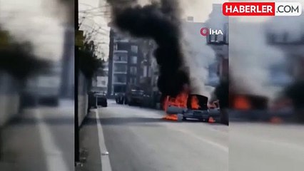 Hatay'da Seyir Halindeki Otomobilde Yangın Çıktı
