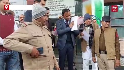 रोहतक। एचएसआईडीसी द्वारा जमीन अधिग्रहण की पॉलिसी के तहत किसानों को दिए जाने वाले रेजिडेंशियल प्लॉट को लेकर गुस्से में चार गांव के किसान