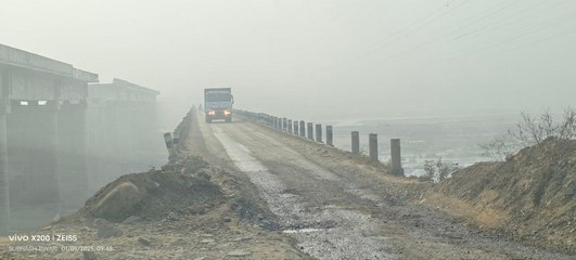 ये कैसा प्रतिबंध, क्षतिग्रस्त पुल में भारी वाहनों का आवागमन बेधडक़ जारी