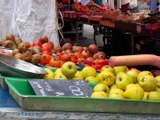 Le marché de la place Jacquard affronte la vigilance 